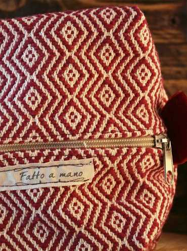 Made by Sardinia -  Beauty Case in tessuto rosso realizzato a mano