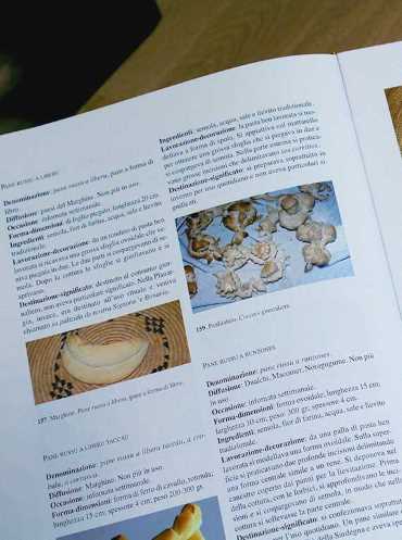 Carlo Delfino editore - La sacralità del pane in Sardegna